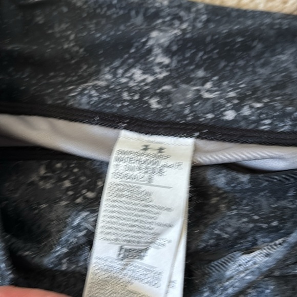 Women’s  Black and Gray Patterned Leggings - Picture 2 of 6